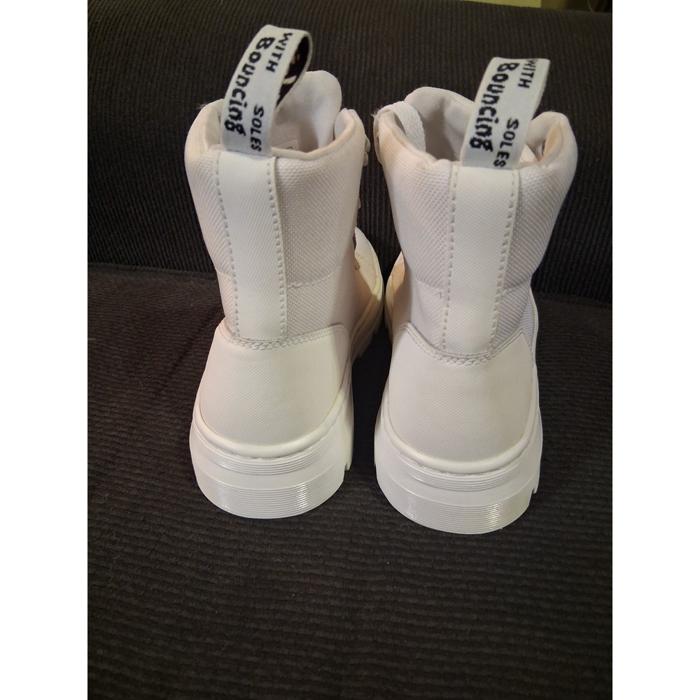 Dr. Martens Combs W Combat Boots Womens Sz 7 US All White Air Wair - Picture 4 of 8